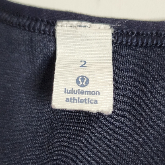 🔥Lululemon Athletica Navy Top Size 2 - Picture 8 of 9